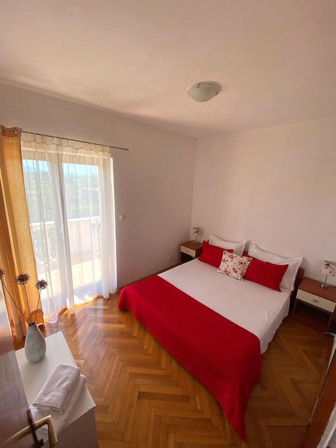 Apartments Zile Sućuraj Exteriér fotografie