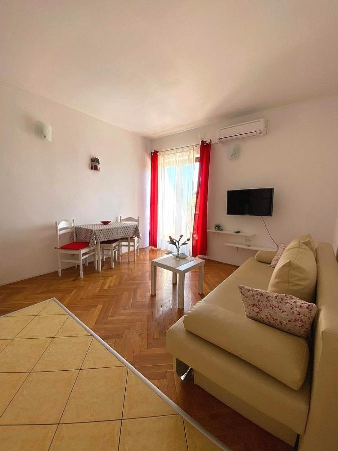 Apartments Zile Sućuraj Exteriér fotografie