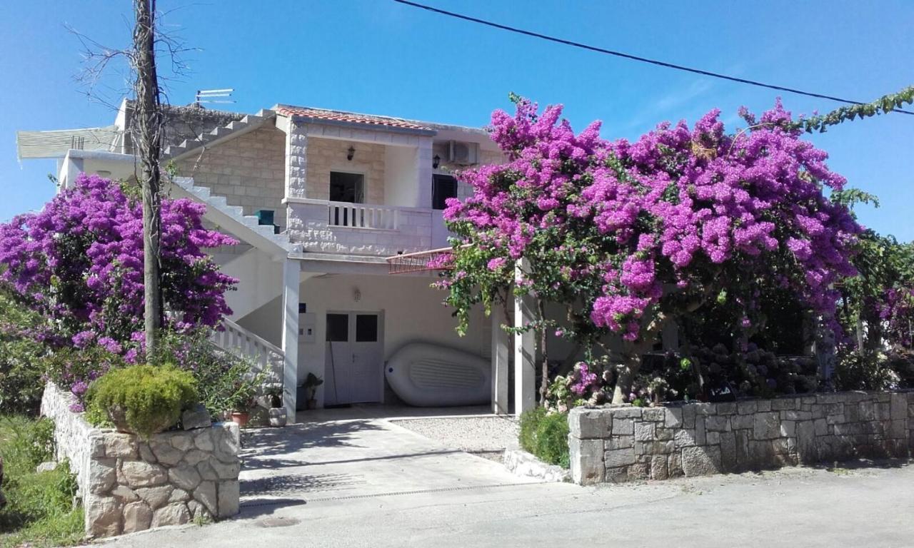 Apartments Zile Sućuraj Exteriér fotografie